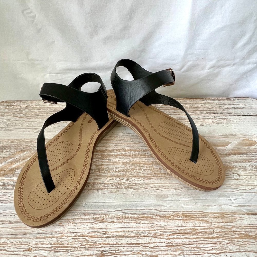 Weeboo Black Thong Sandals with Buckle, Flats, Size 9, Gladiator Style, EC